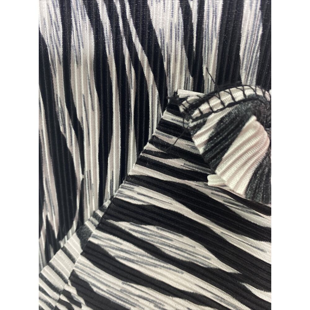 Vintage Y2K Notations M Zebra Striped Cropped Black White Tank Top 2000s - Picture 4 of 4